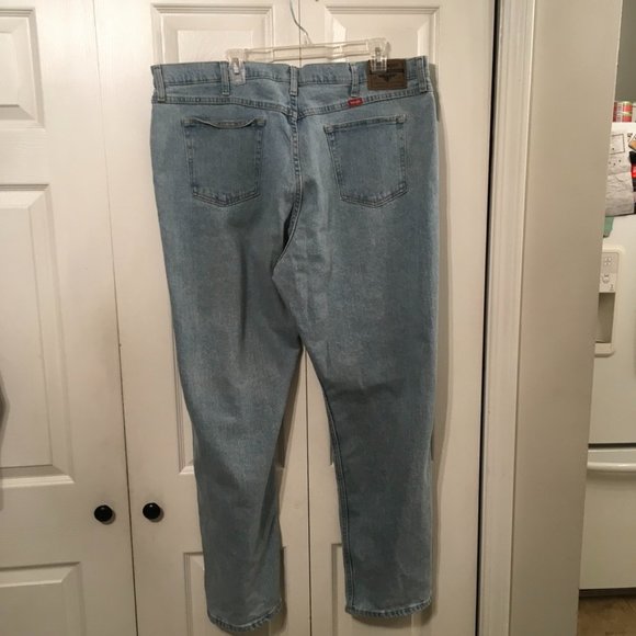 Men's Wrangler Relaxed Fit Denim Jeans - Picture 5 of 7